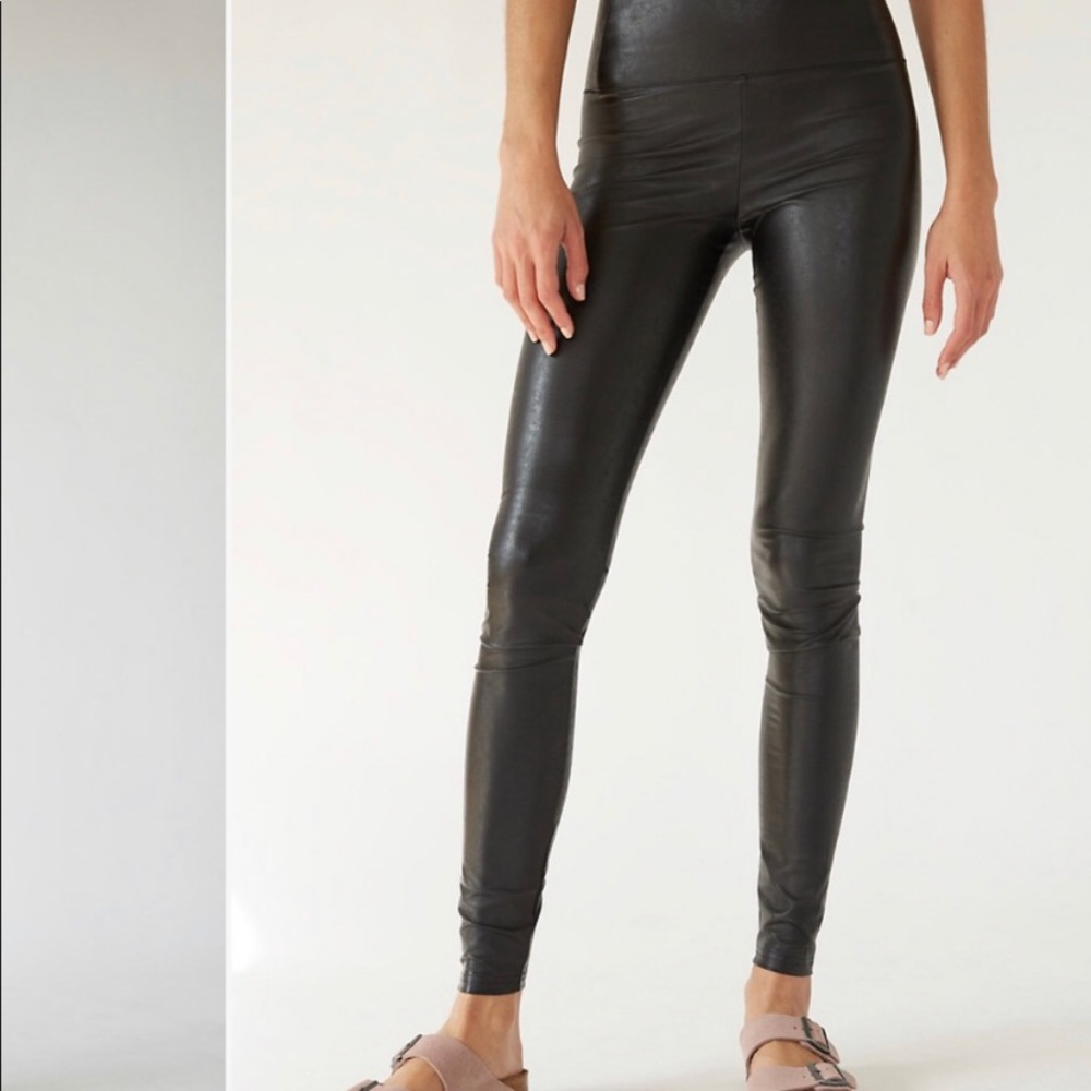Aritzia Daria leather legging pants - size S